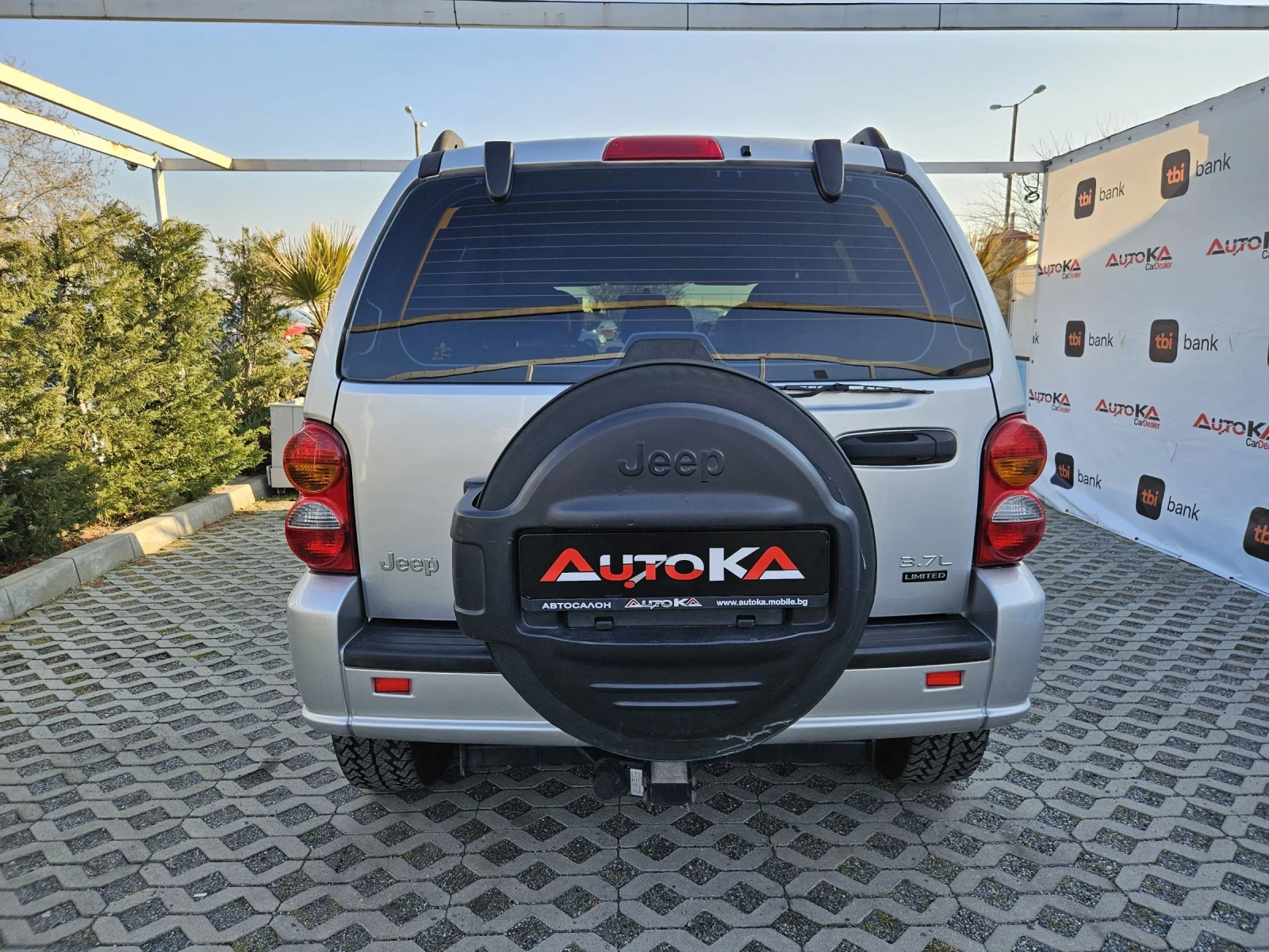 Jeep Cherokee 3.7i-204кс= АВТОМАТ= ШИБЕДАХ= 161.000КМ - изображение 4