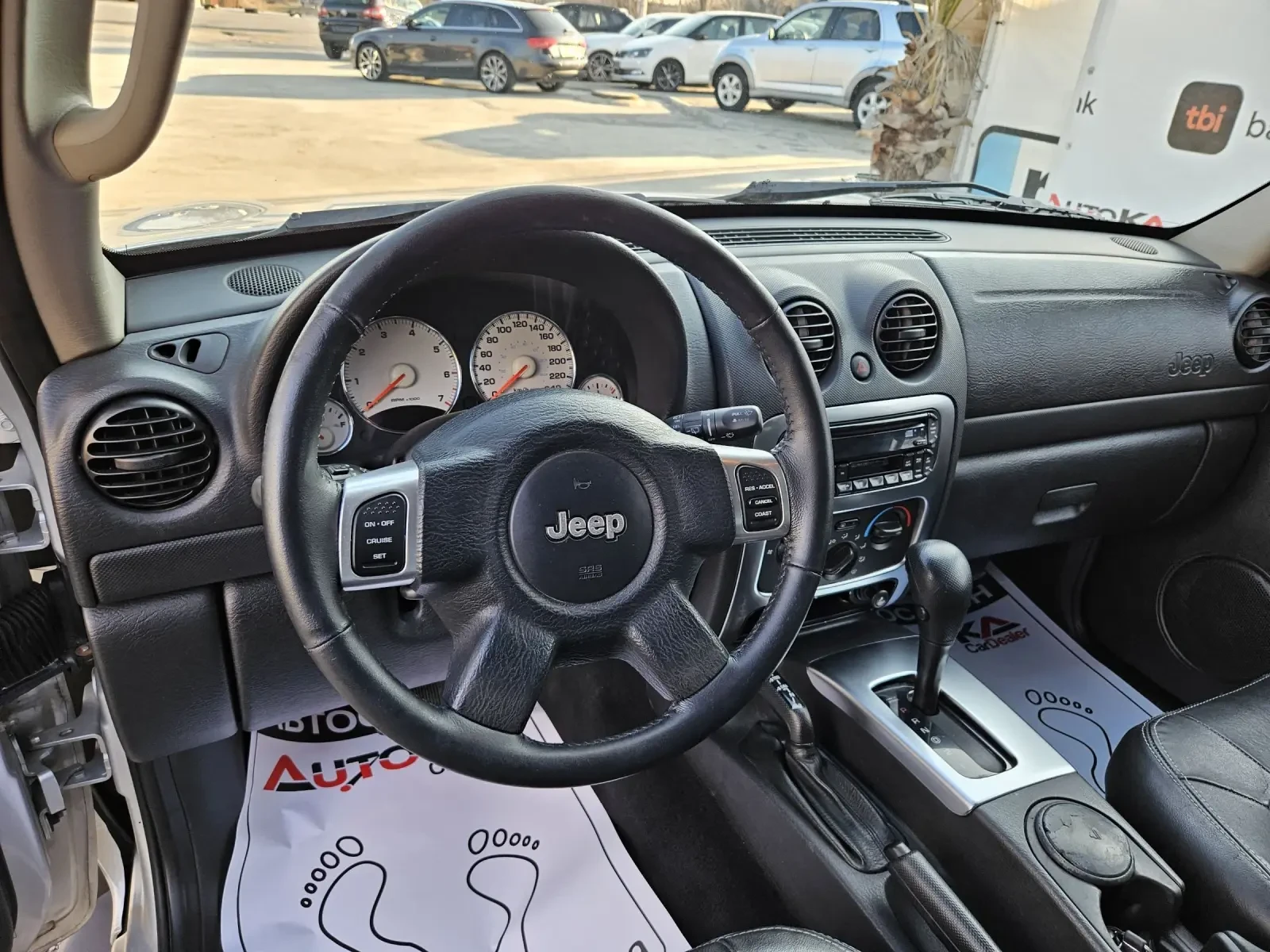 Jeep Cherokee 3.7i-204кс= АВТОМАТ= ШИБЕДАХ= 161.000КМ - изображение 8