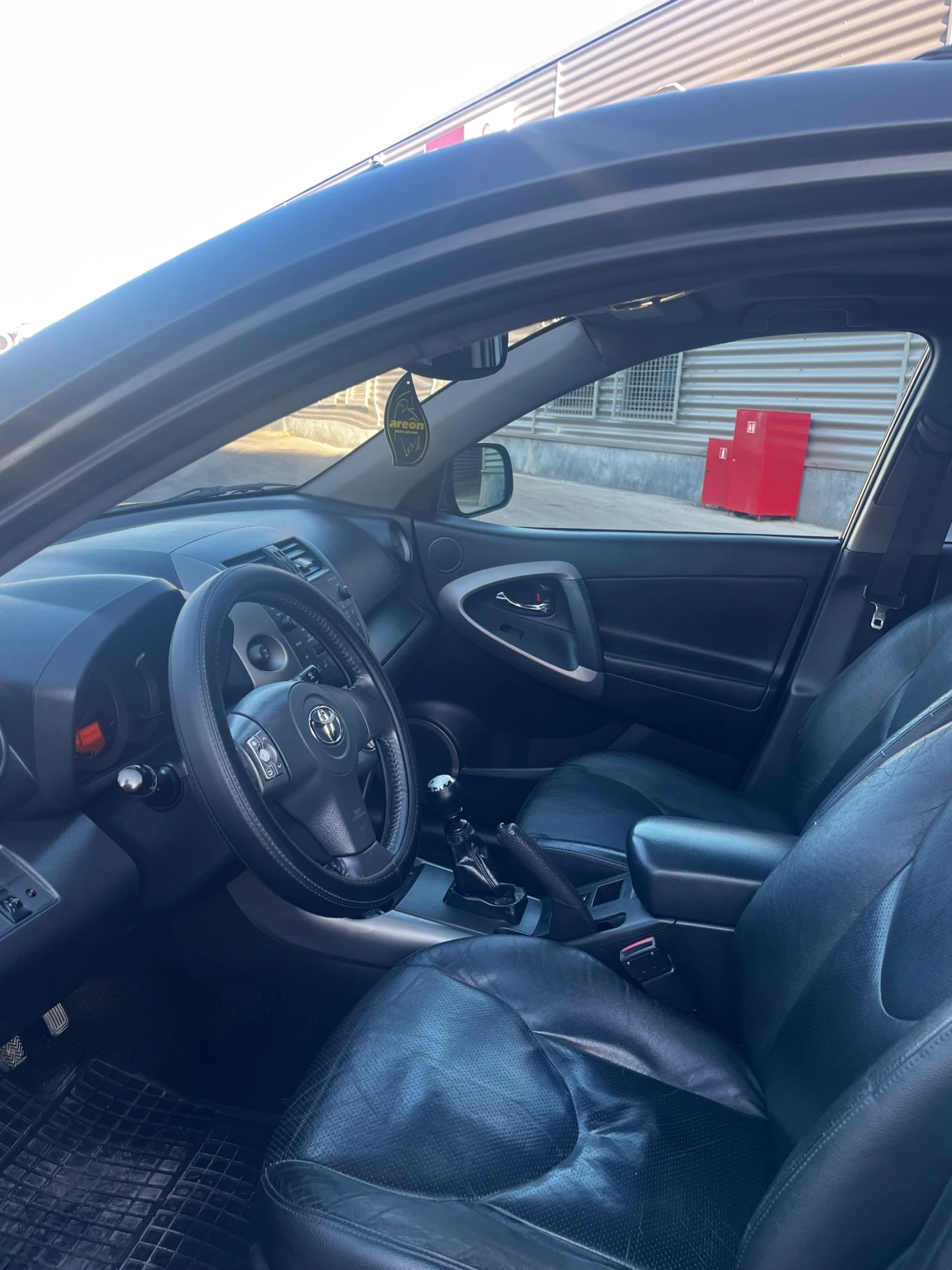 Toyota Rav4  - изображение 9