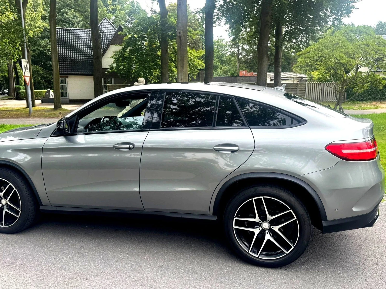 Mercedes-Benz GLE 350 D 4 MATIC ОЧАКВАН ВНОС FULL AMG LINE ЛИЗИНГ 100% - изображение 9
