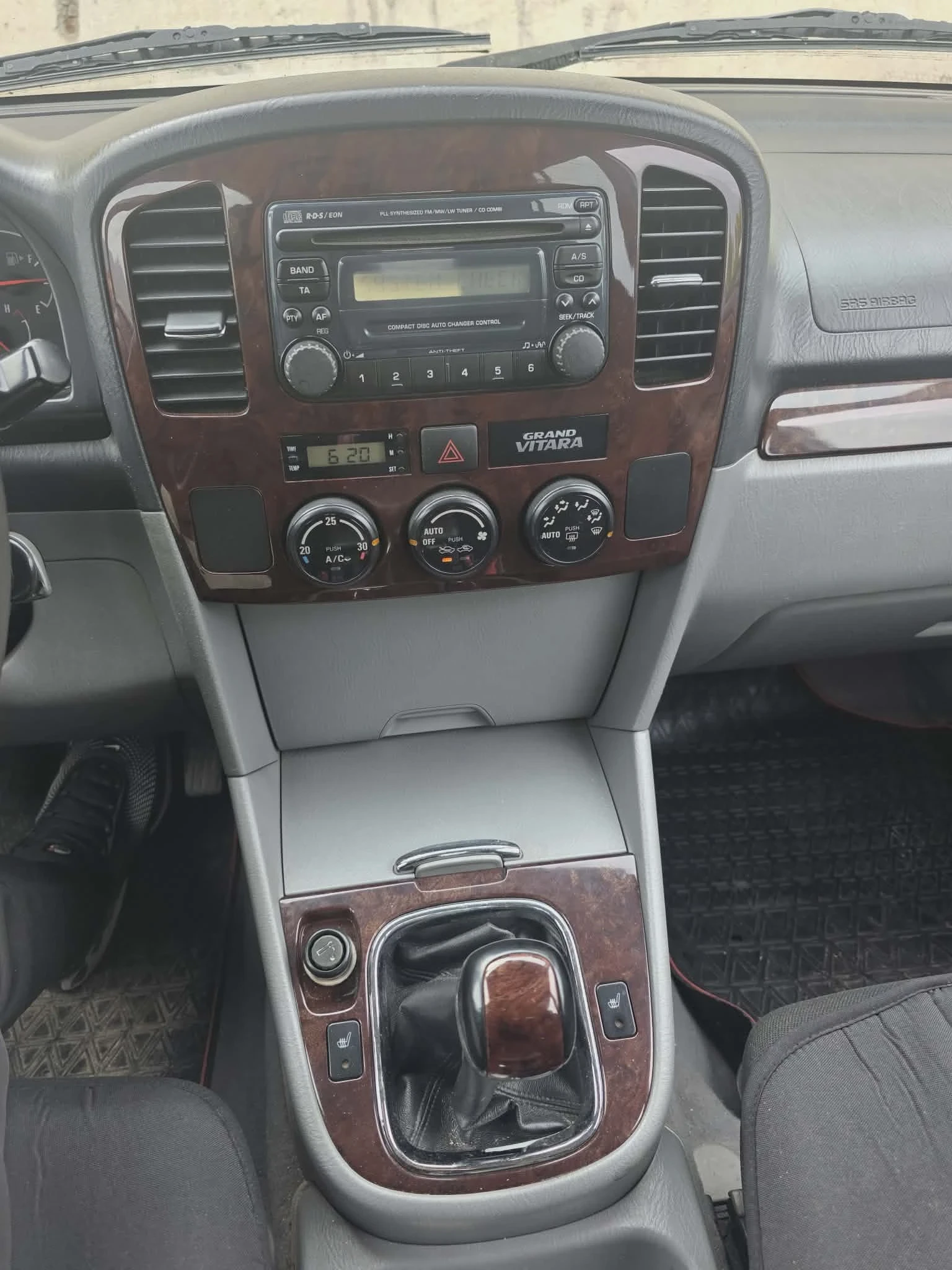 Suzuki Grand vitara, снимка 4 - Автомобили и джипове - 54220673
