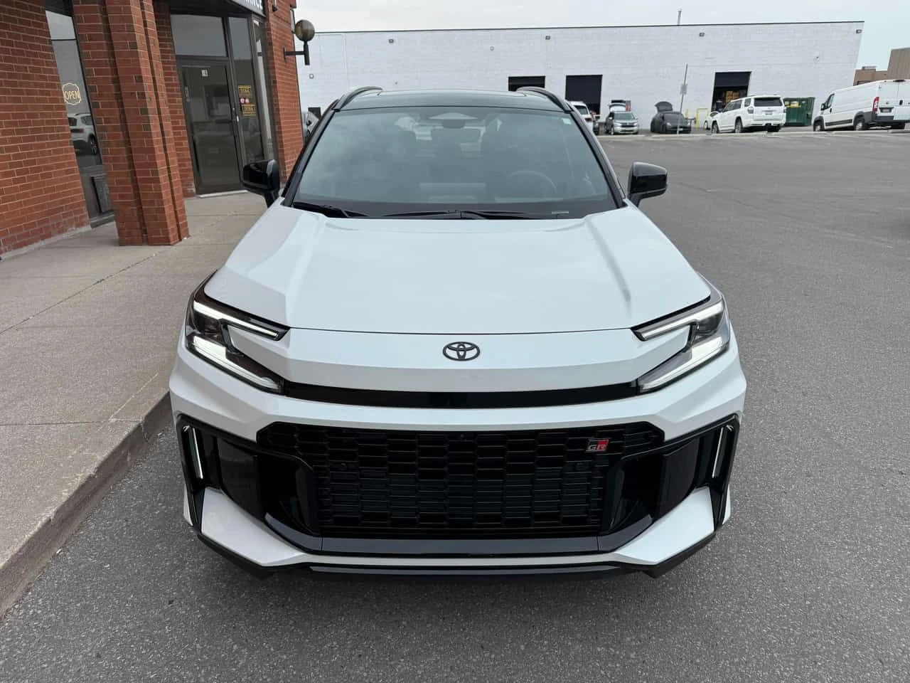 Toyota Rav4 Plug-In Hybrid GR Sport AWD ЧИСТО НОВ, снимка 6 - Автомобили и джипове - 54996550