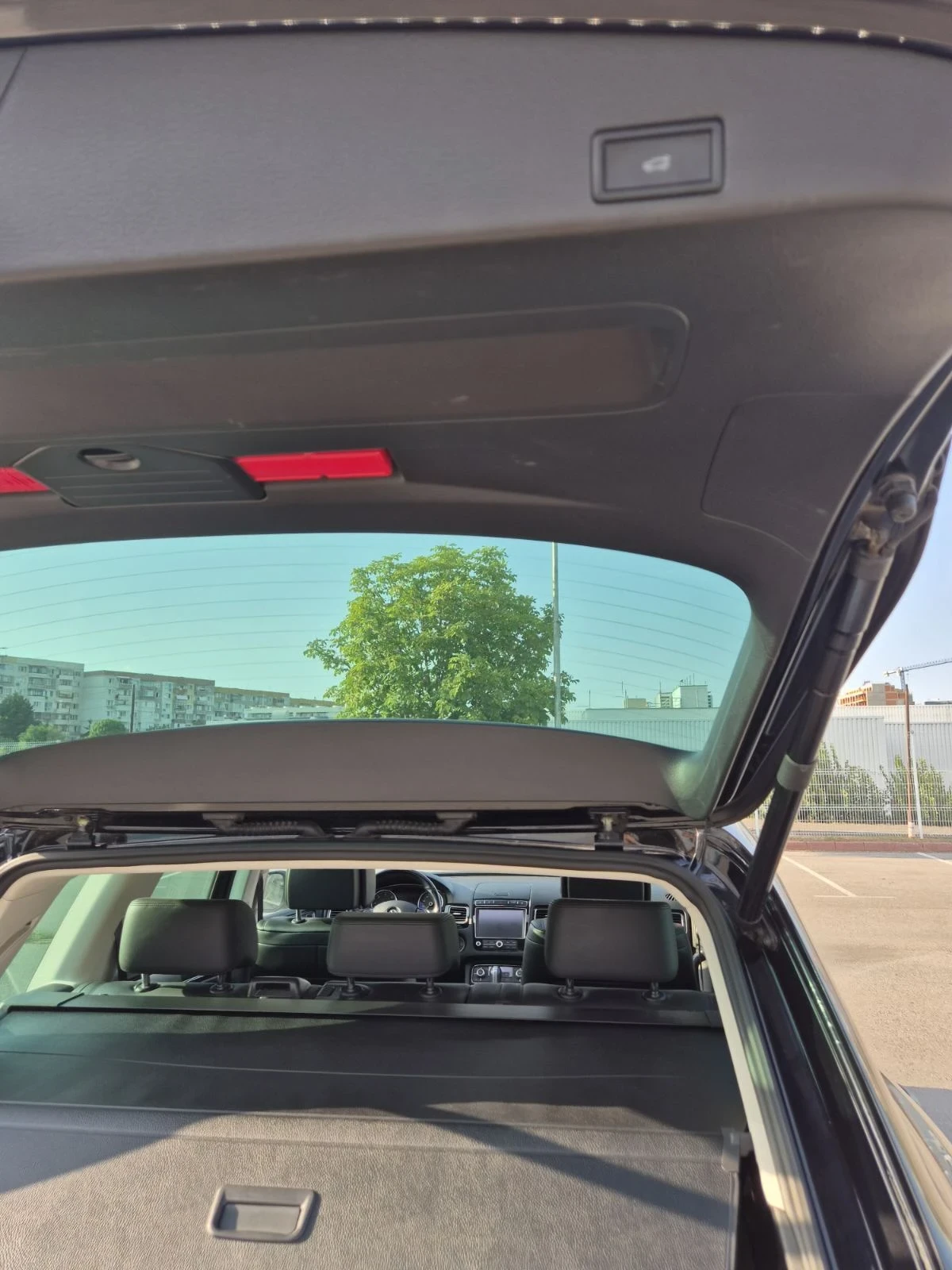 VW Touareg, снимка 17 - Автомобили и джипове - 55657218