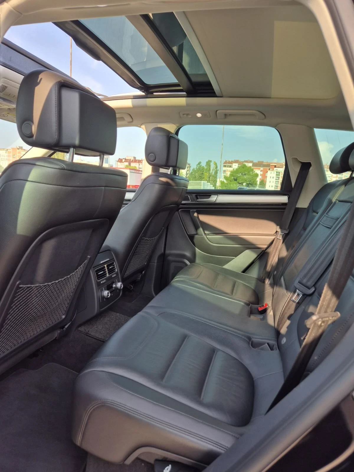 VW Touareg, снимка 12 - Автомобили и джипове - 55657218
