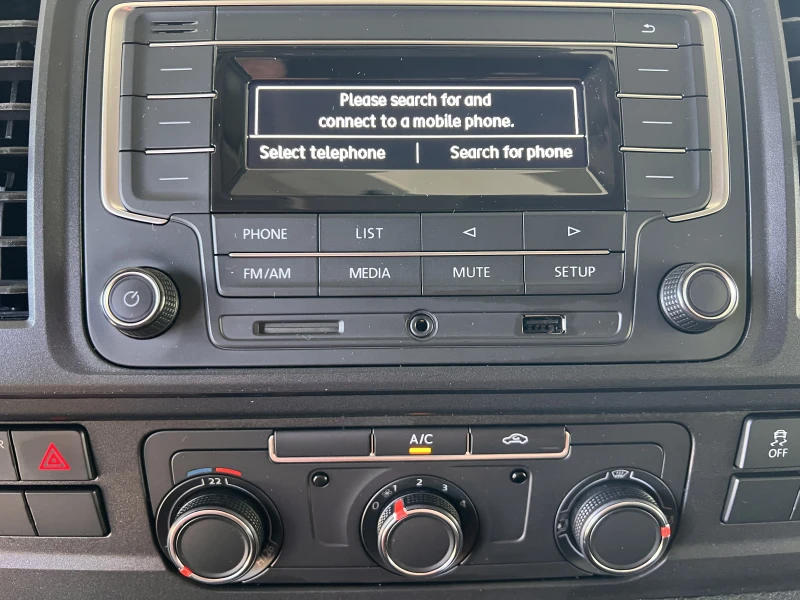 VW Transporter Startline/2.0TDI/102K.C./5MT/ХЛАДИЛЕН 8-15 С, снимка 12 - Бусове и автобуси - 51441610