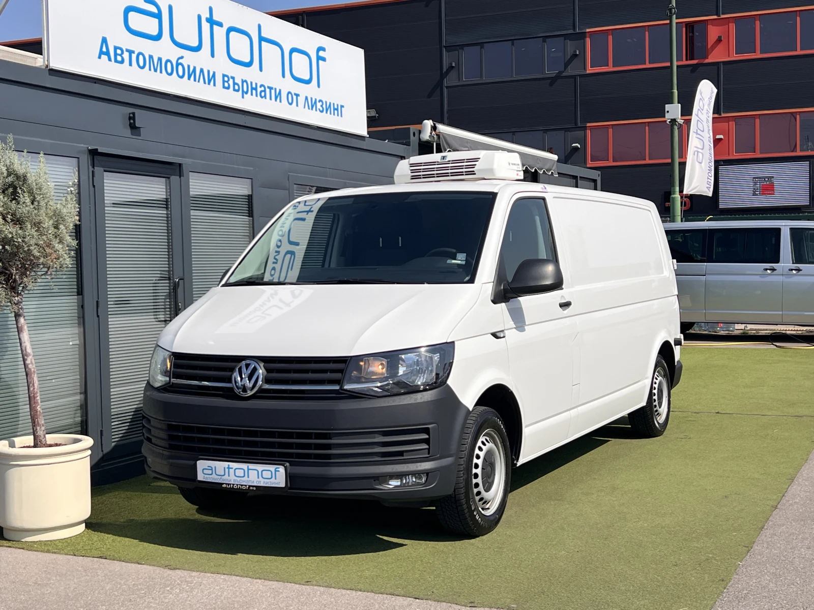 VW Transporter Startline/2.0TDI/102K.C./5MT/ХЛАДИЛЕН 8-15 С, снимка 1
