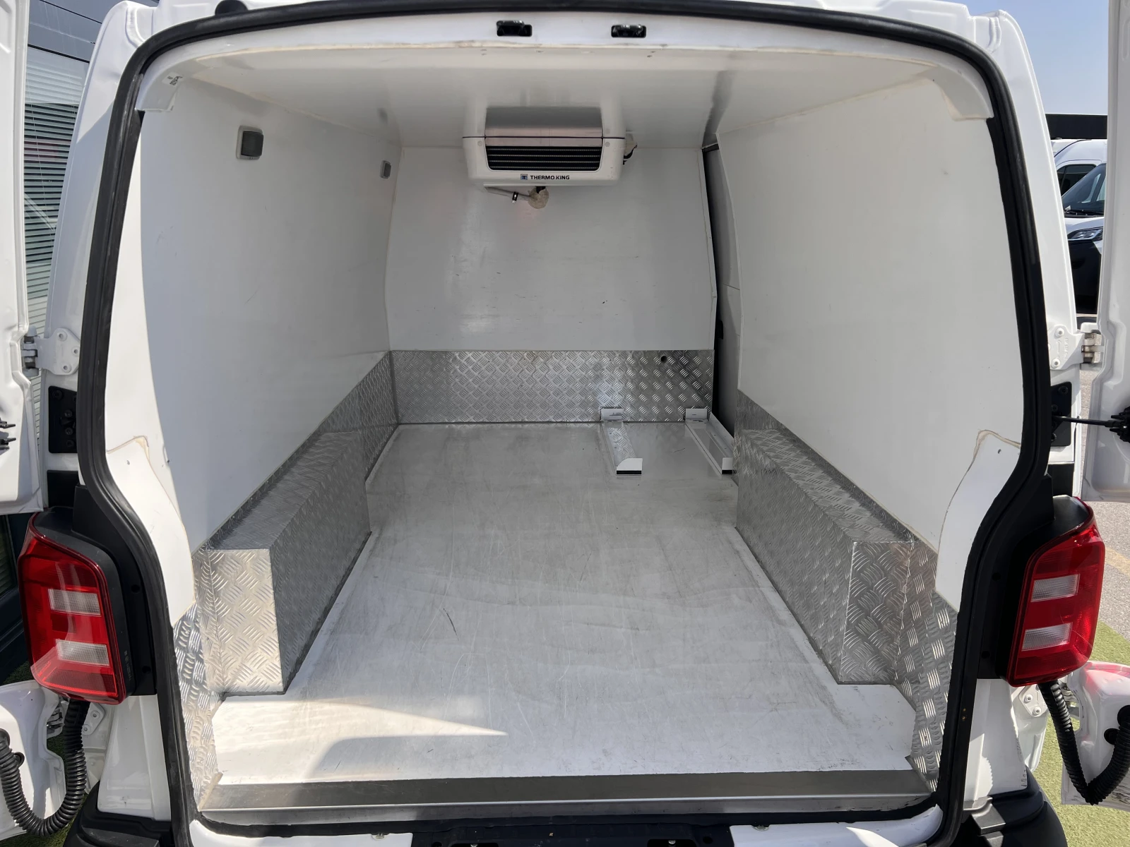 VW Transporter Startline/2.0TDI/102K.C./5MT/�������� 8-15 � | Mobile.bg � ����������� 14