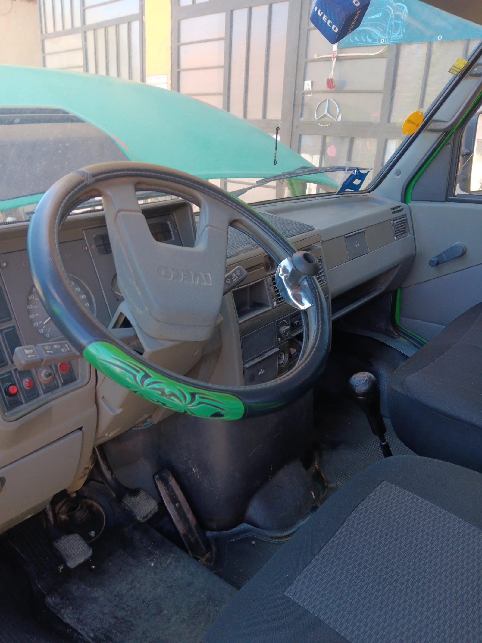 Iveco 35-8 Тристранен самосвал , снимка 6 - Бусове и автобуси - 54316474