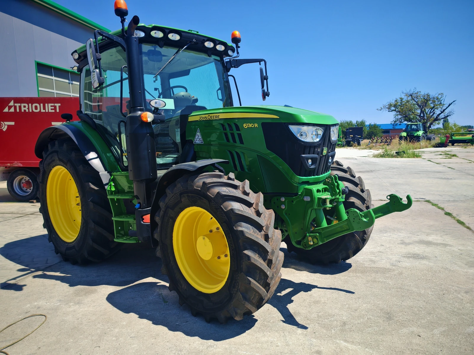 Трактор John Deere 6130R с първоначална вноска 20% - изображение 5