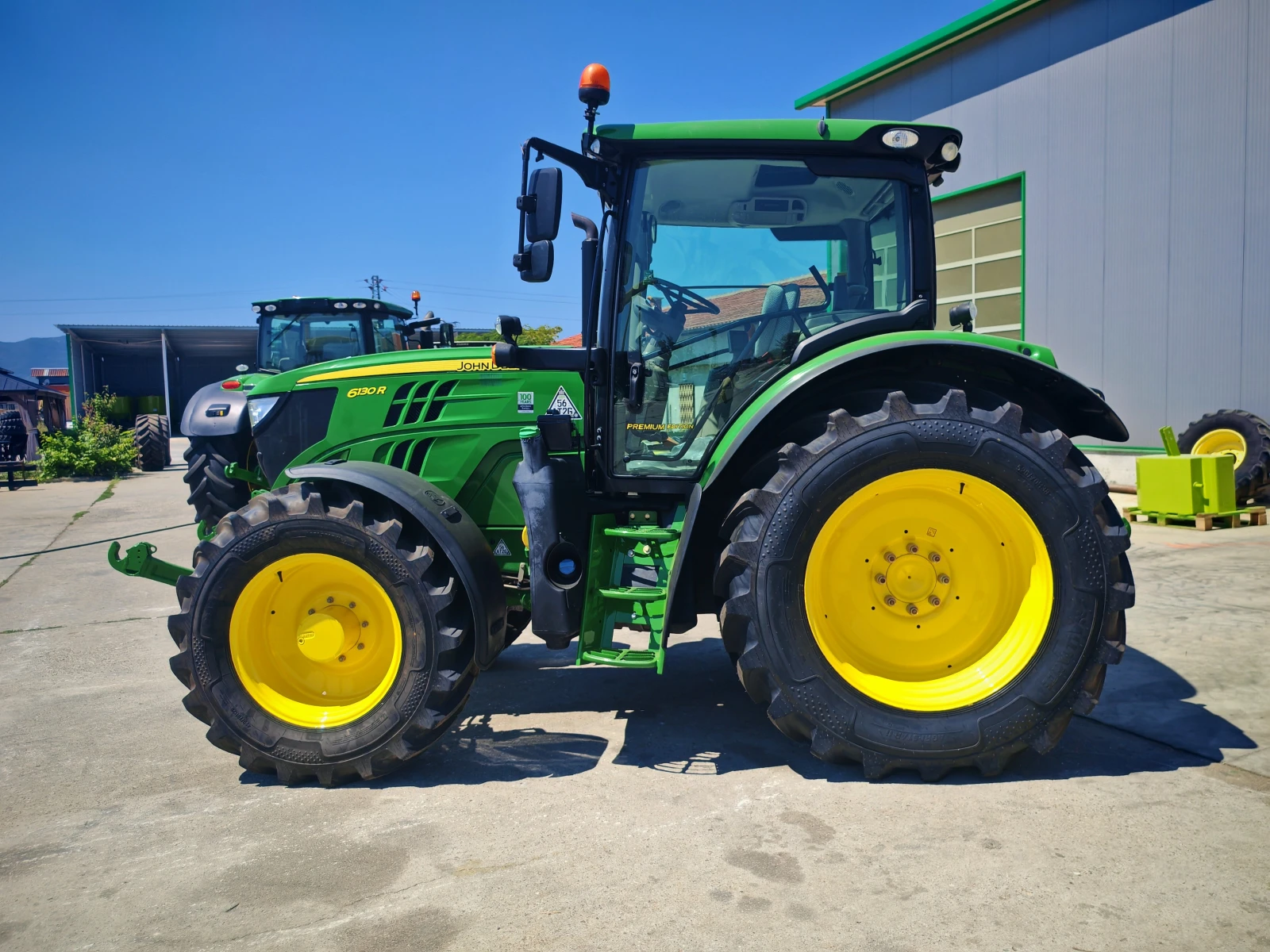 Трактор John Deere 6130R с първоначална вноска 20% - изображение 9