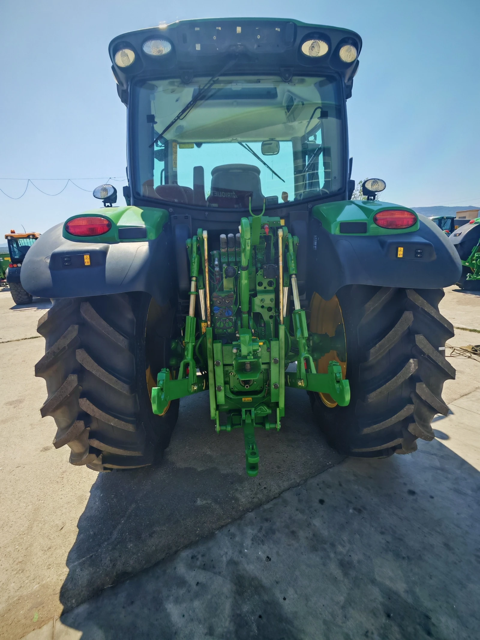 Трактор John Deere 6130R с първоначална вноска 20% - изображение 10