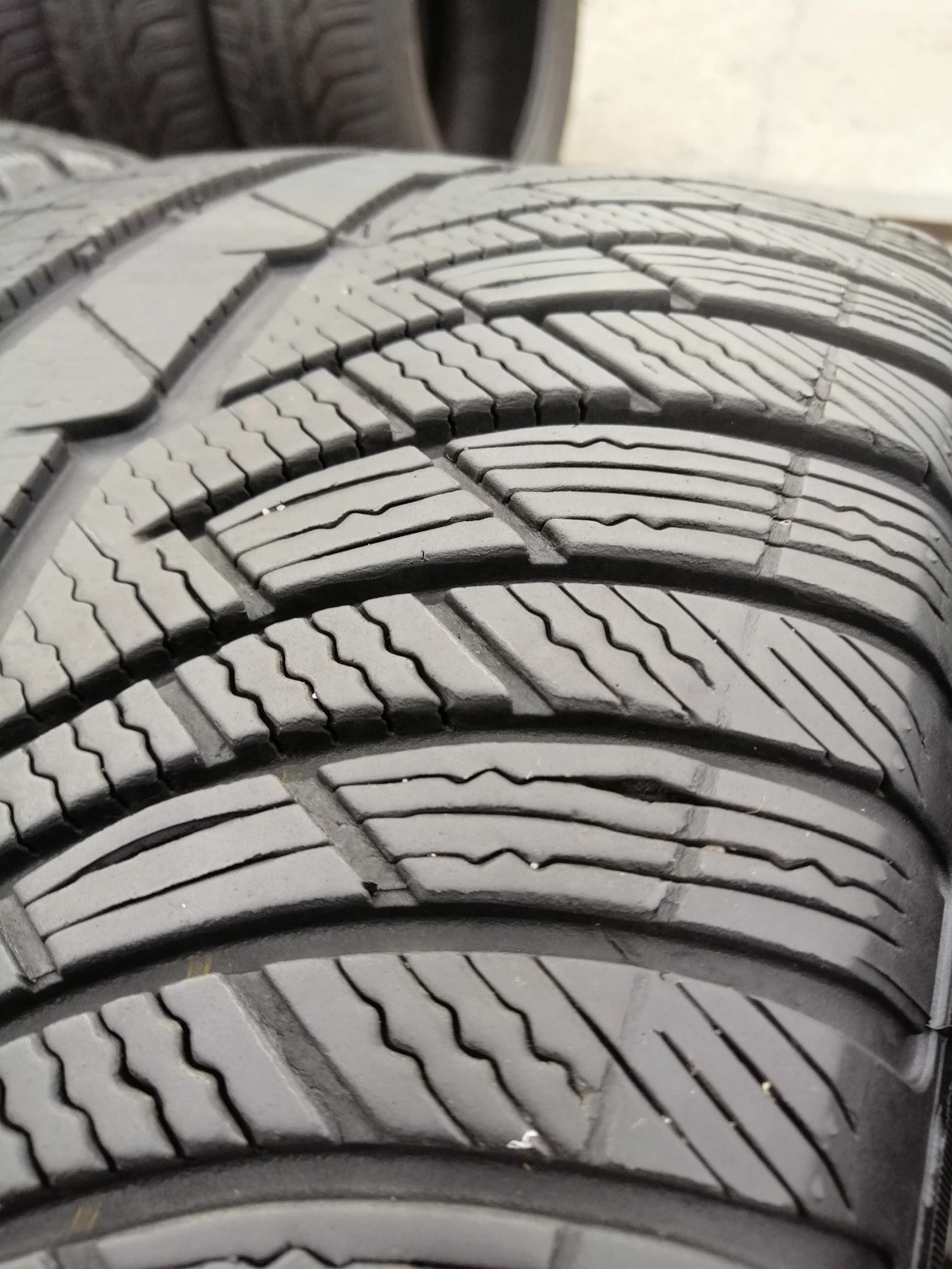  235/55R17 | Mobile.bg   2