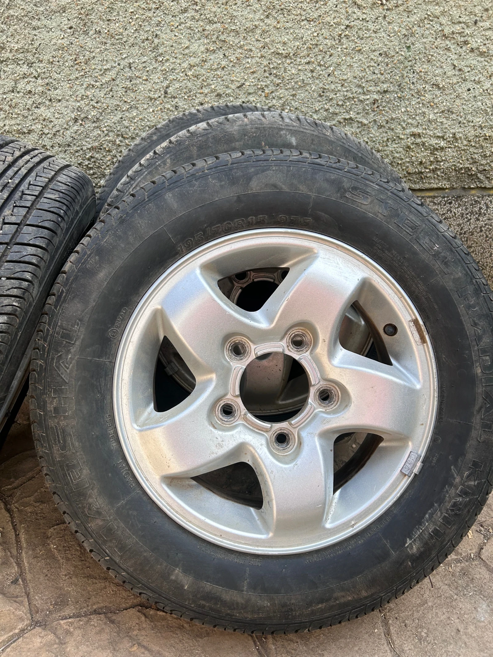 ���� � ������ 195/70R15 �� Kia | Mobile.bg � ����������� 1