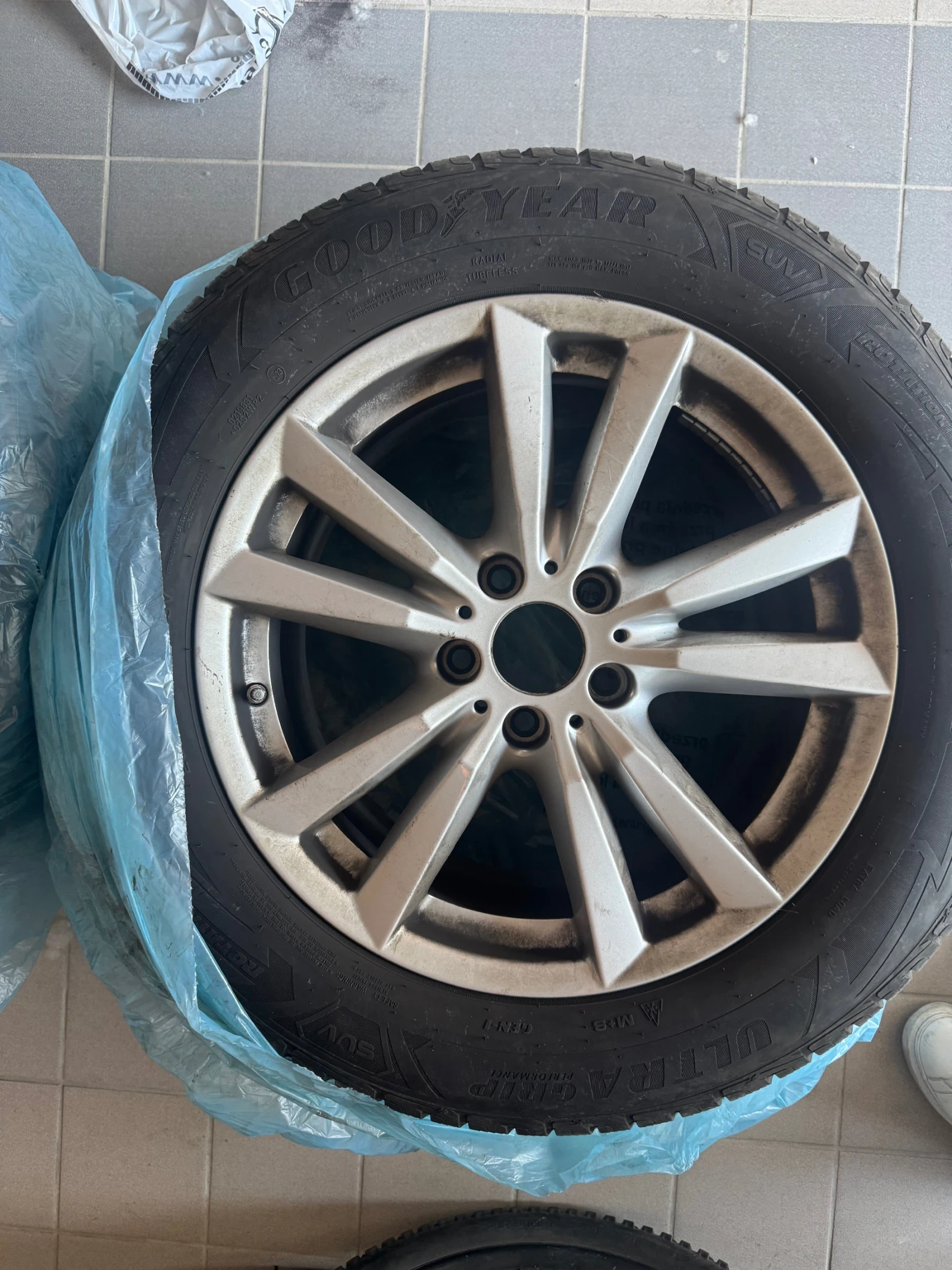 Гуми с джанти Goodyear 255/55R18, снимка 2 - Гуми и джанти - 54790279