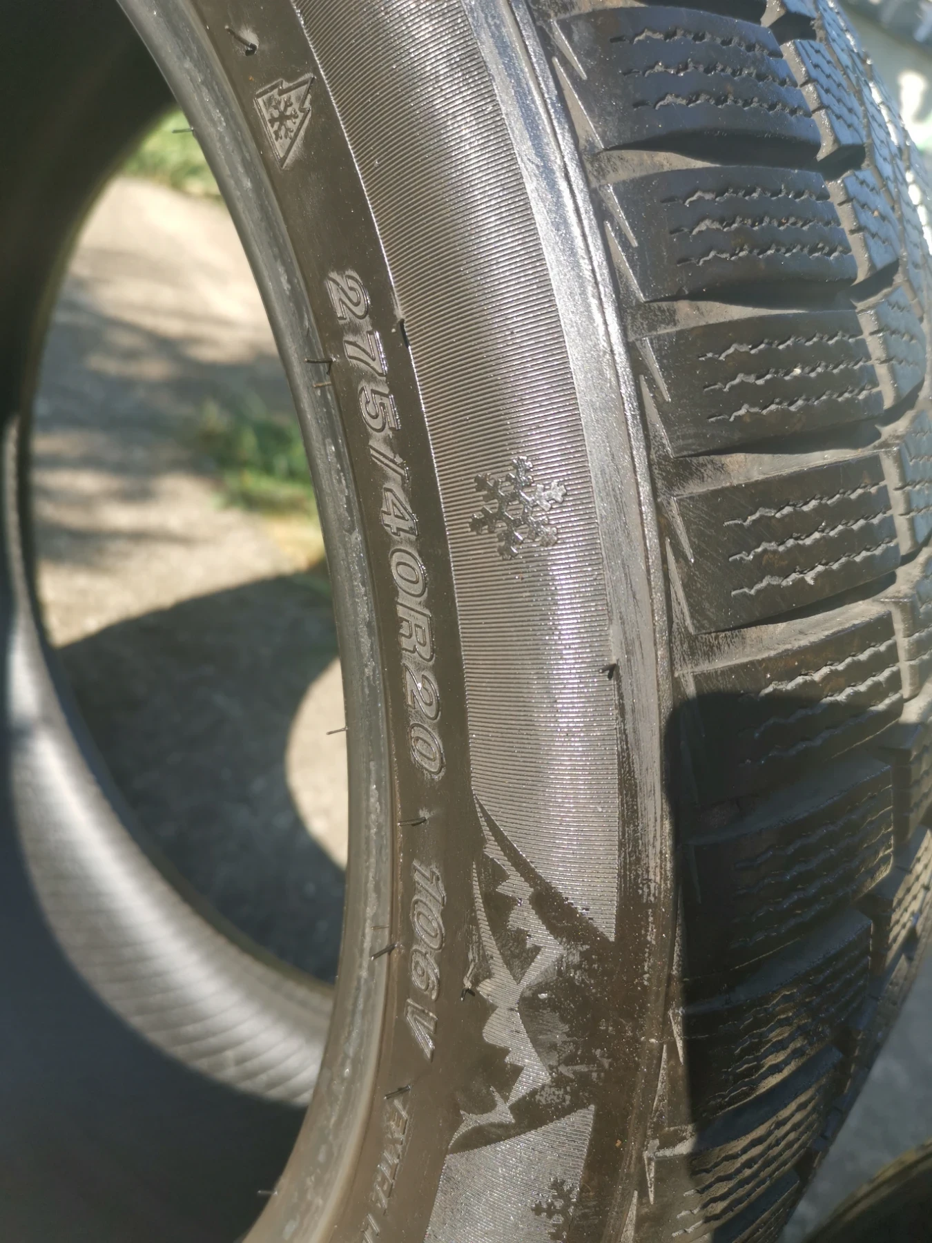 Гуми Зимни 275/40R20, снимка 7 - Гуми и джанти - 56177042