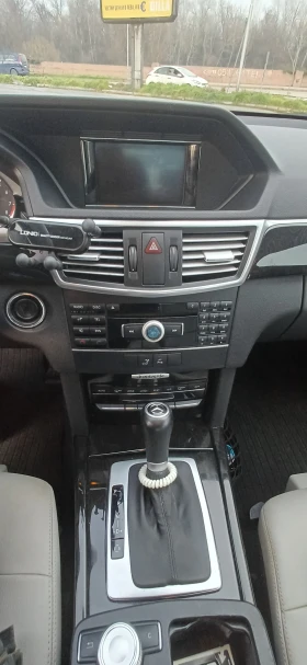 Mercedes-Benz E 200 CGI, снимка 15