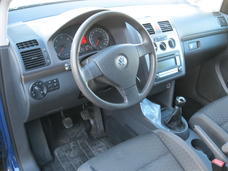 VW Touran Trendline, снимка 17 - Автомобили и джипове - 44084066