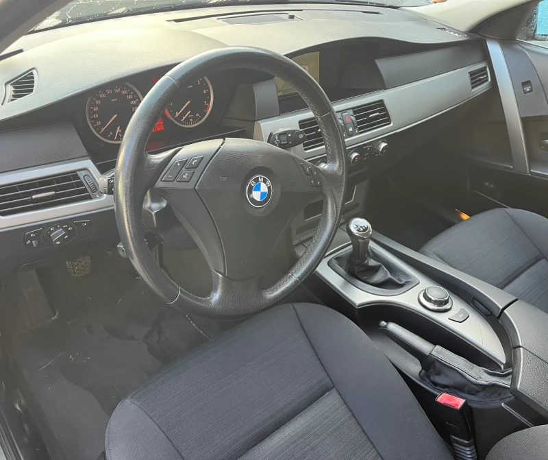 BMW 525 Xi, снимка 10 - Автомобили и джипове - 47389061