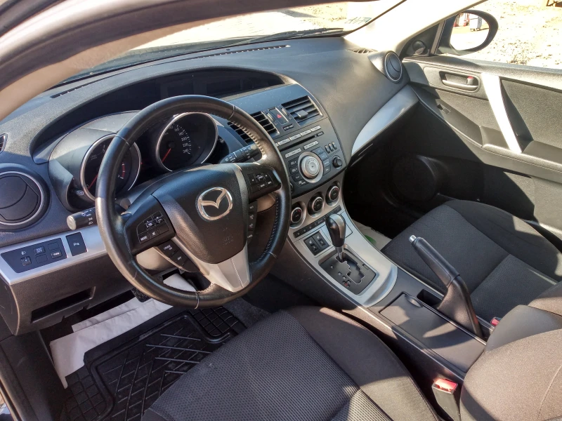 Mazda 3 2.0I AUTOMATIC, снимка 10 - Автомобили и джипове - 50557652