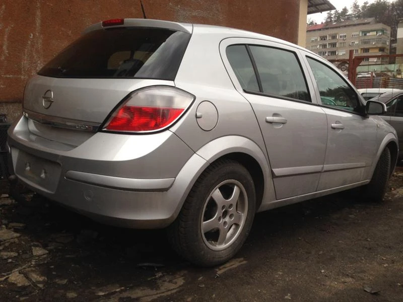 Opel Astra H 1.9/1.7 cdti, снимка 4 - Автомобили и джипове - 43182142