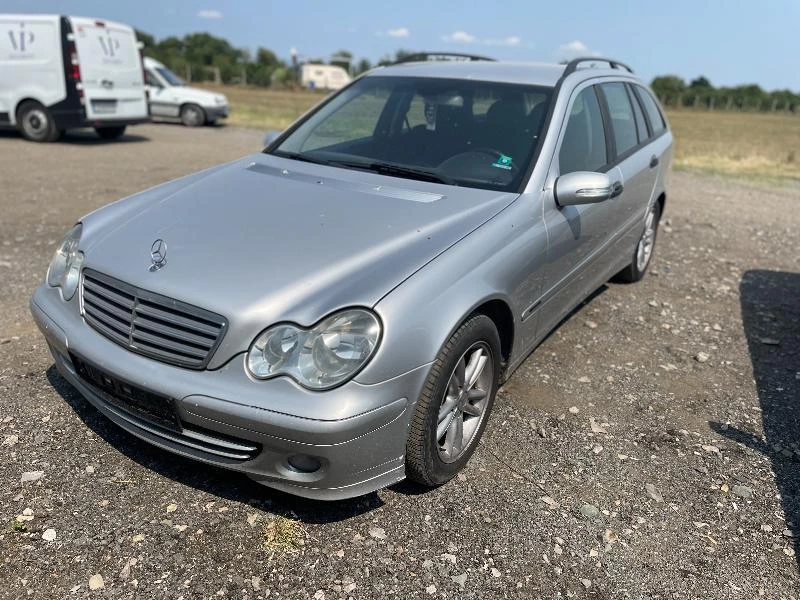 Mercedes-Benz C 220 203 фейслифт, снимка 1 - Автомобили и джипове - 34028000