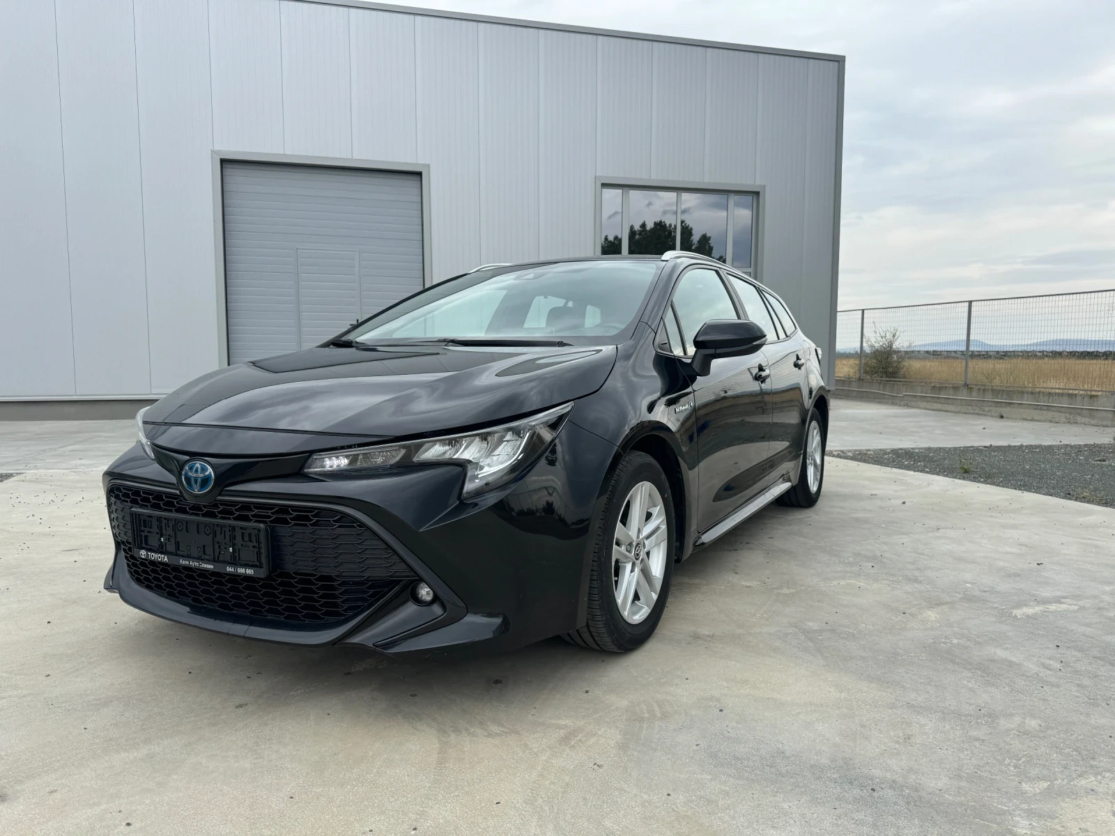 Toyota Corolla Hybrid - изображение 2