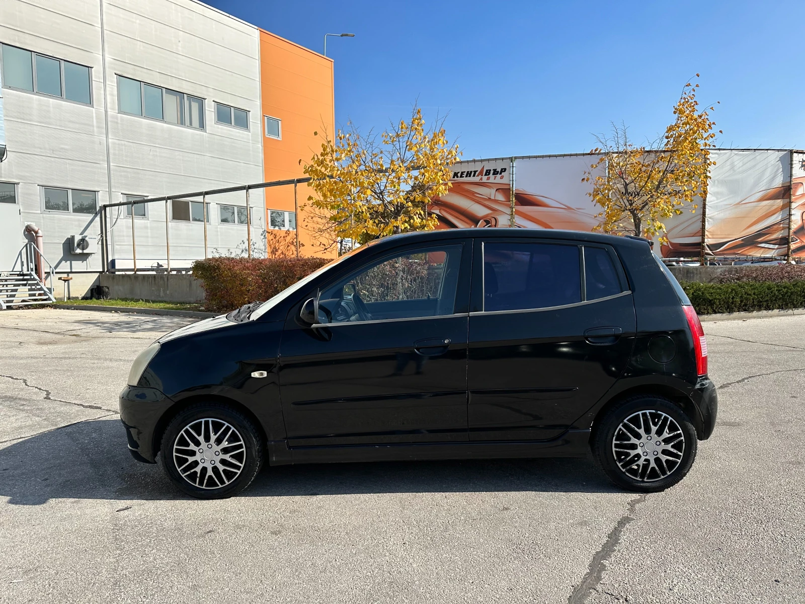 Kia Picanto 1.1i Автоматик - изображение 2