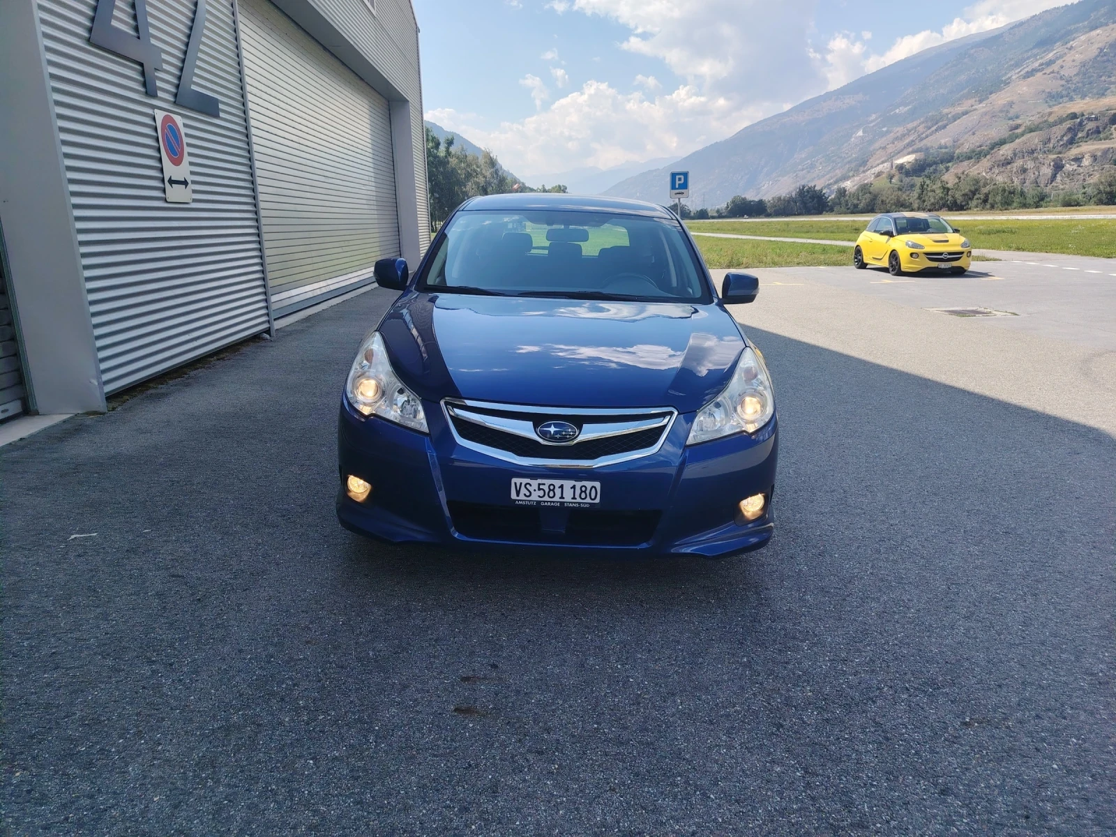 Subaru Legacy 2.0 Бензин Швейцария  | Mobile.bg — изображение 1