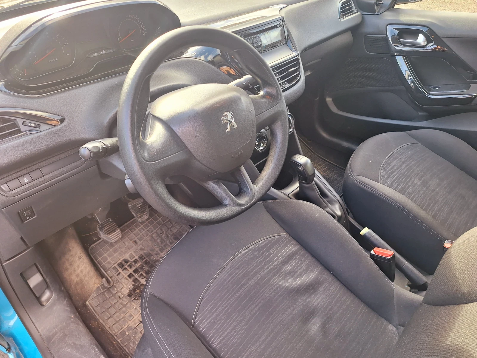 Peugeot 208  - изображение 6