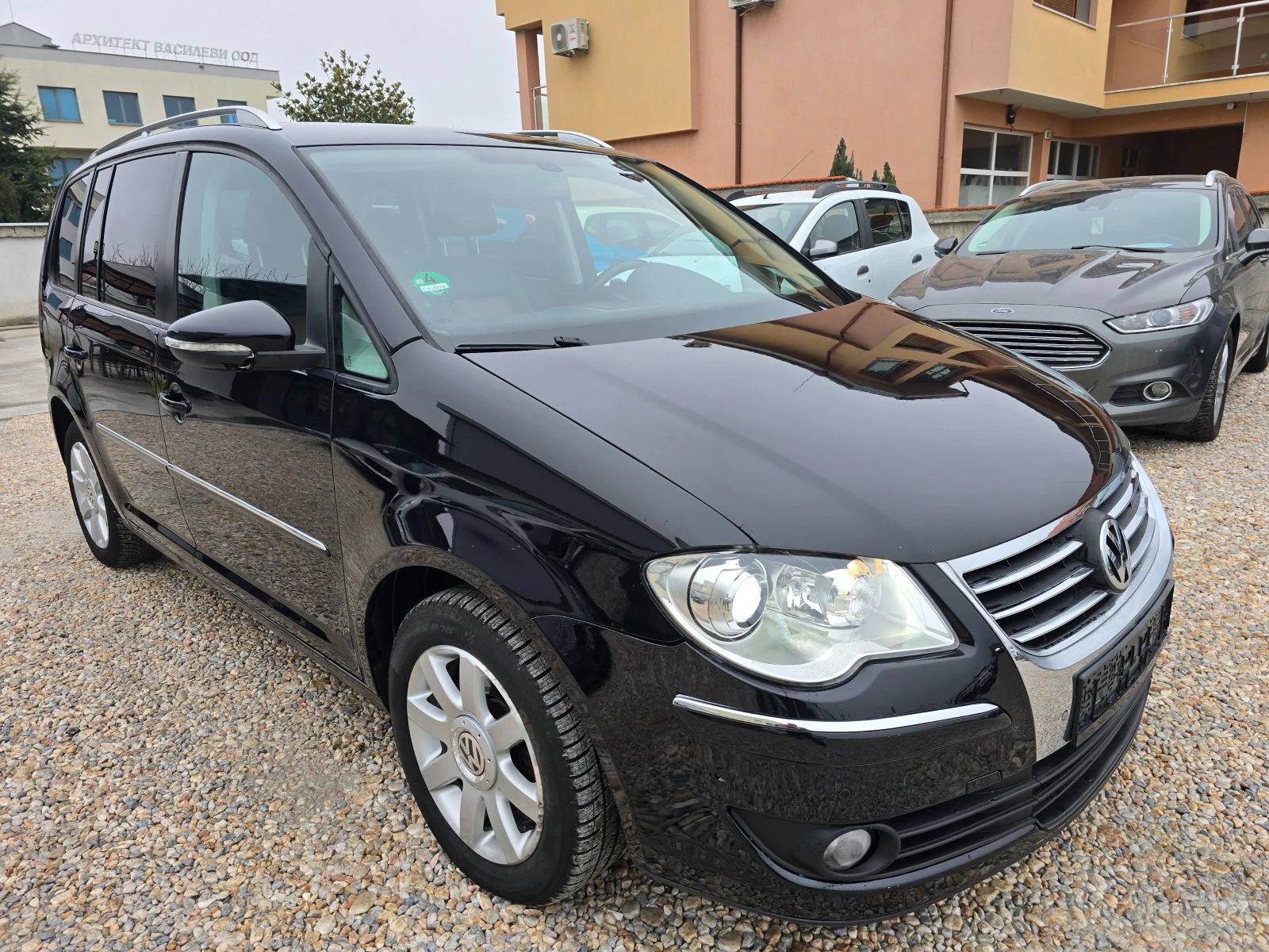 VW Touran 2.0TDI HIGHLINE FULL - изображение 5