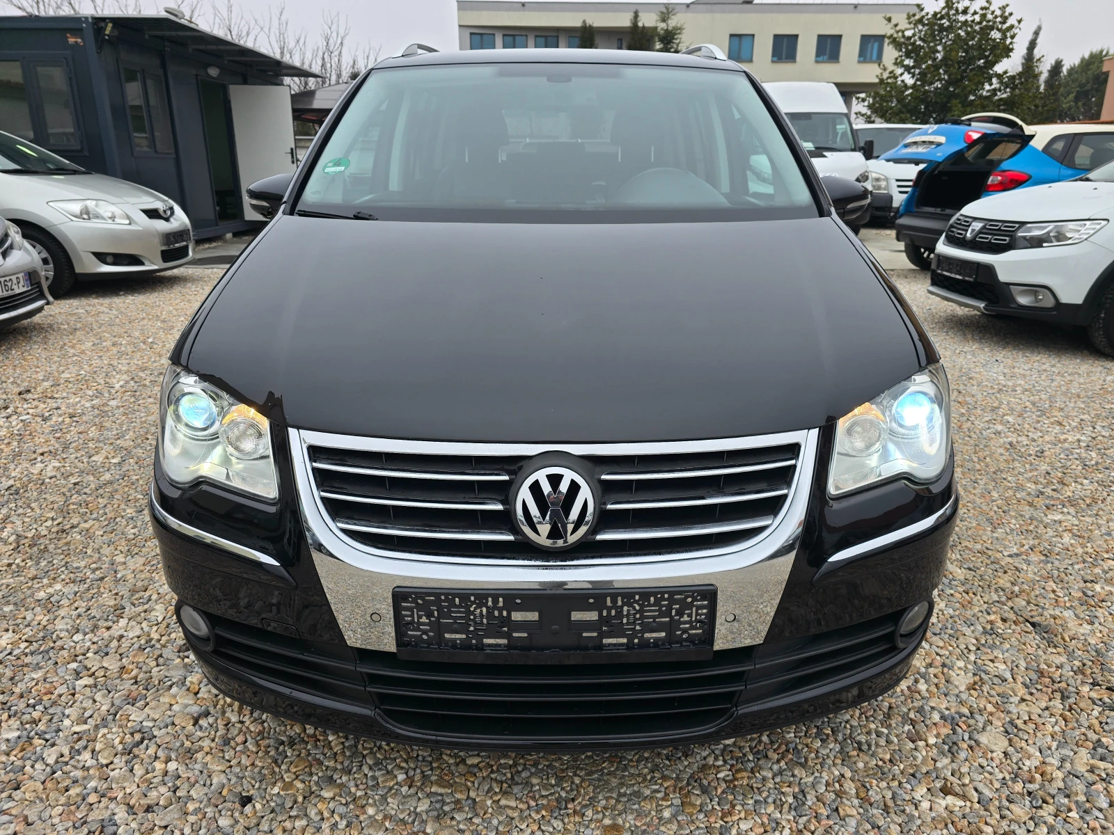 VW Touran 2.0TDI HIGHLINE FULL - изображение 6