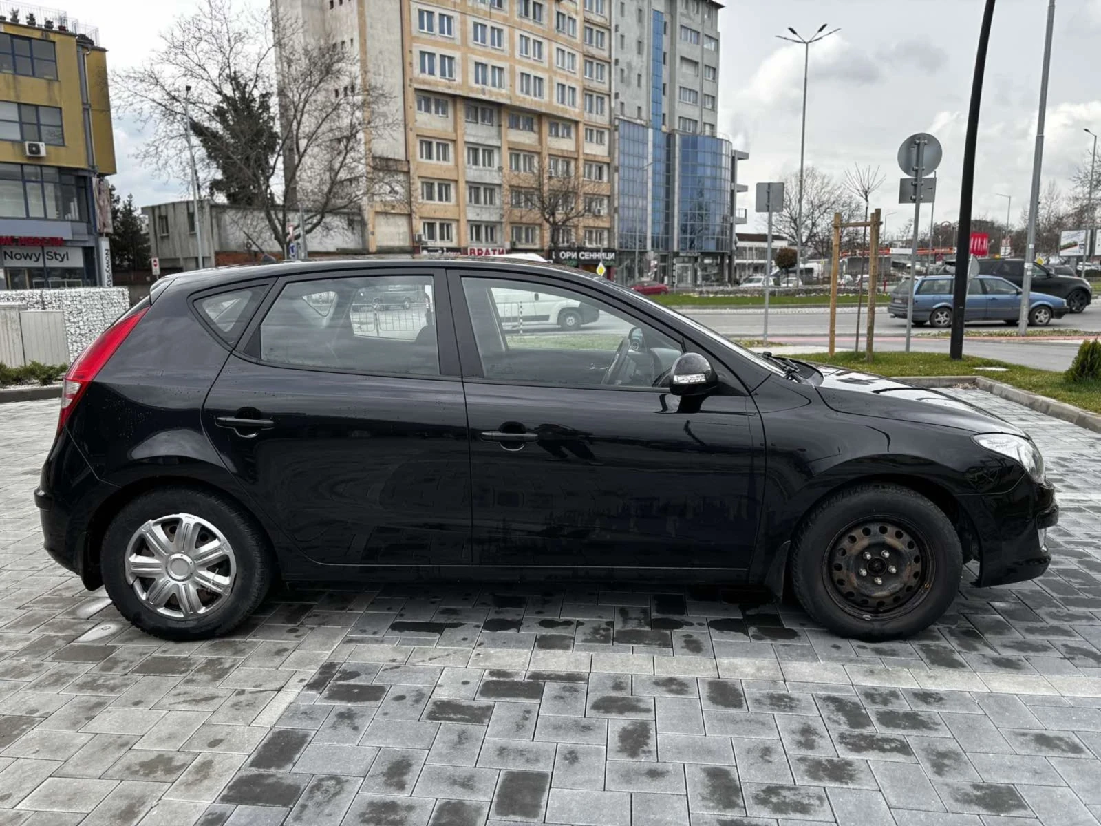 Hyundai I30 1.6i газ/бензин, снимка 4 - Автомобили и джипове - 54151102