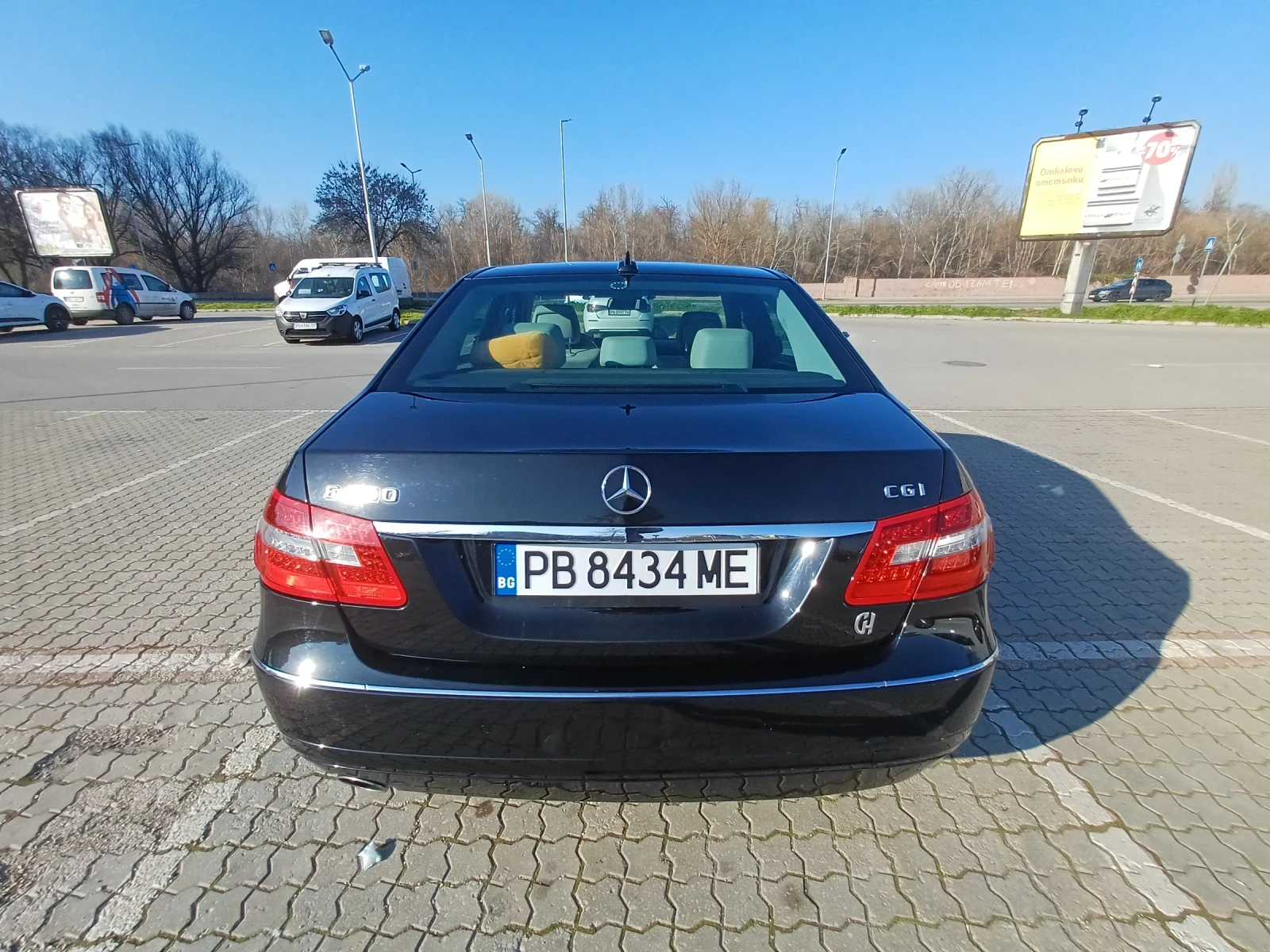 Mercedes-Benz E 200 CGI, снимка 8 - Автомобили и джипове - 54072663
