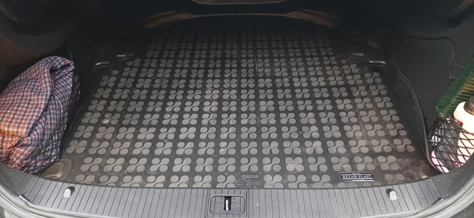 Mercedes-Benz E 200 CGI, снимка 16 - Автомобили и джипове - 54072663