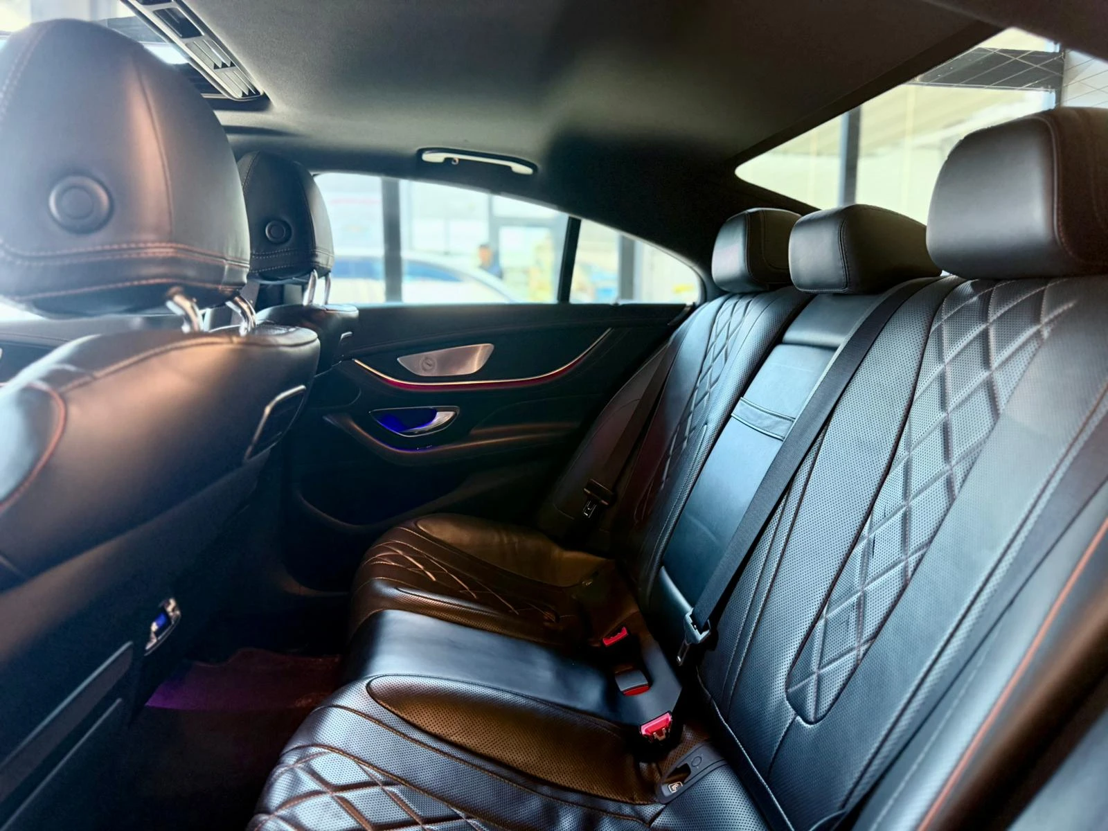 Mercedes-Benz CLS 450 Edition 1 * 4 Matic* Подгреви* Обдухване* ЛИЗИНГ, снимка 15 - Автомобили и джипове - 54113210