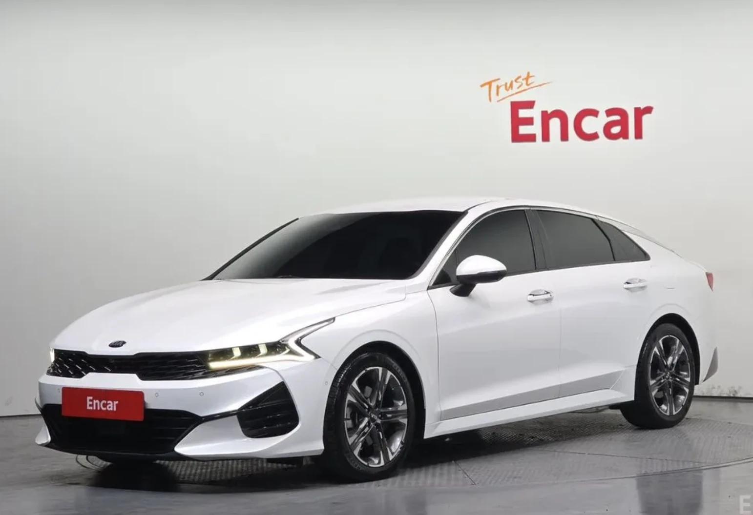 Kia K5 SIGNATURE* 4WD* ПОДГРЕВ* ОБДУХВАНЕ* НАВИ* КАМЕРА | Auto.bg — изображение 1