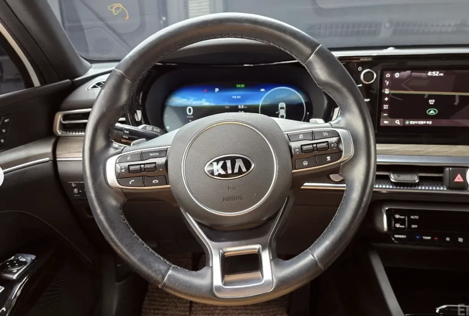 Kia K5 SIGNATURE* 4WD* ПОДГРЕВ* ОБДУХВАНЕ* НАВИ* КАМЕРА, снимка 12 - Автомобили и джипове - 54128373