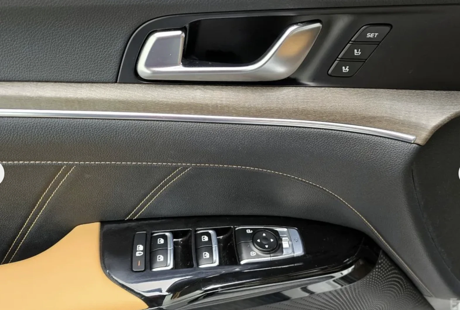 Kia K5 SIGNATURE* 4WD* ПОДГРЕВ* ОБДУХВАНЕ* НАВИ* КАМЕРА, снимка 13 - Автомобили и джипове - 54128373