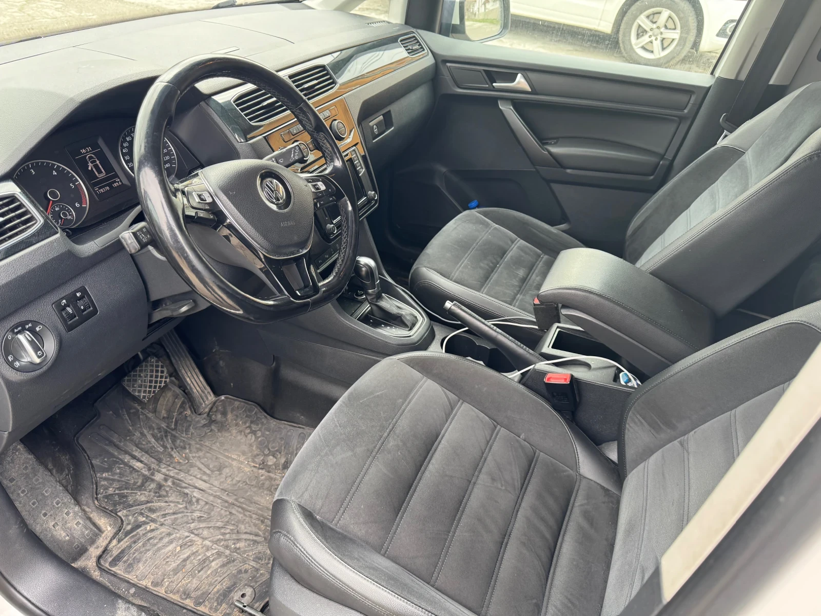 VW Caddy 4 motion, снимка 7 - Автомобили и джипове - 54156928