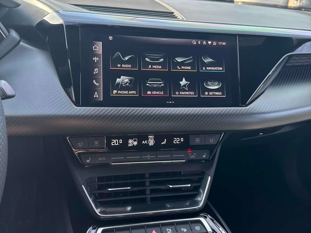 Audi E-Tron GT * quattro * 2 КЛЮЧА* PANO* KEYLESS* ПОДГРЕВ* , снимка 9 - Автомобили и джипове - 54238223