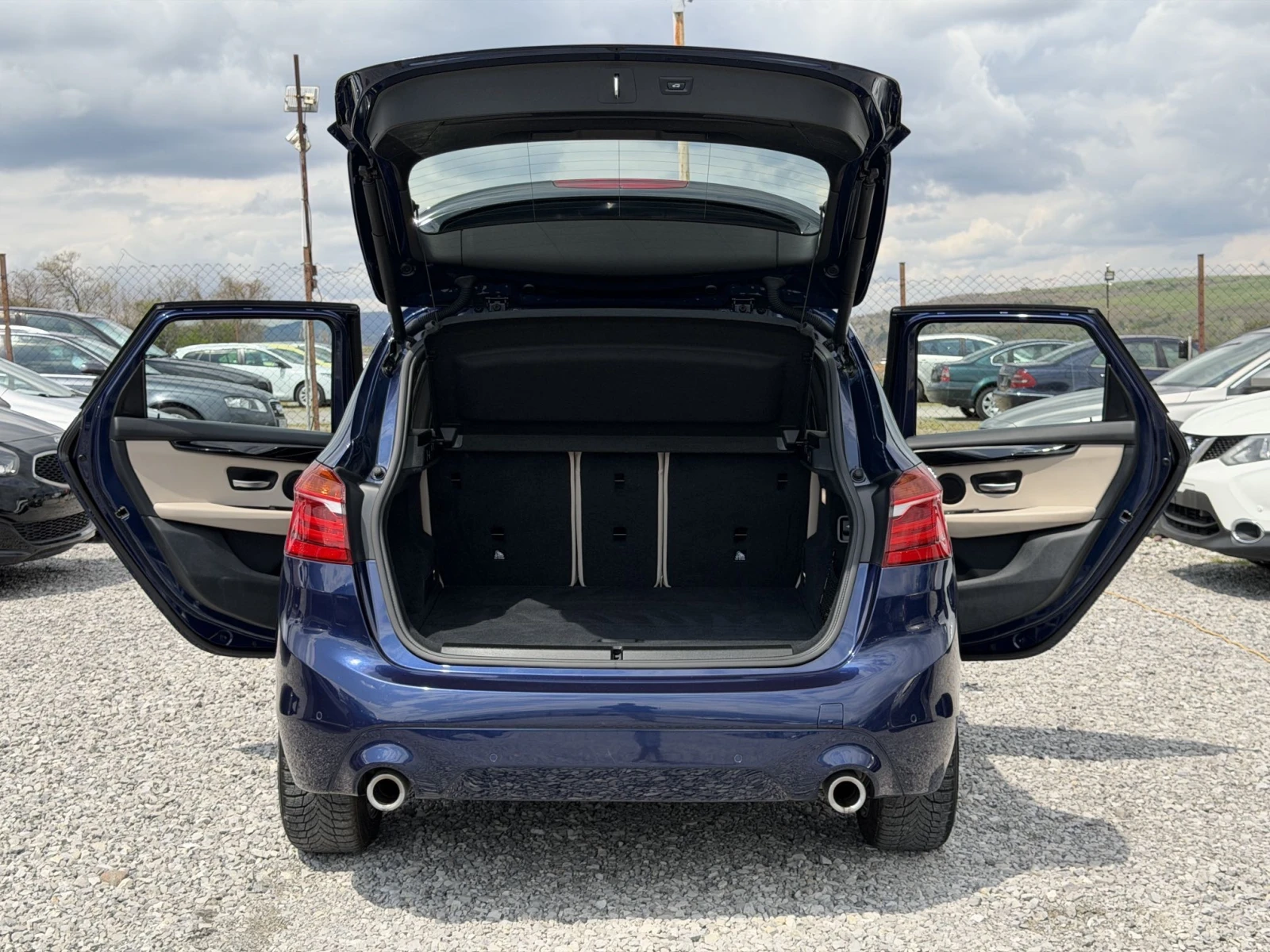 BMW 2 Active Tourer 218d LUXURY/FACELIFT/99000km/LED, снимка 10 - Автомобили и джипове - 54295248