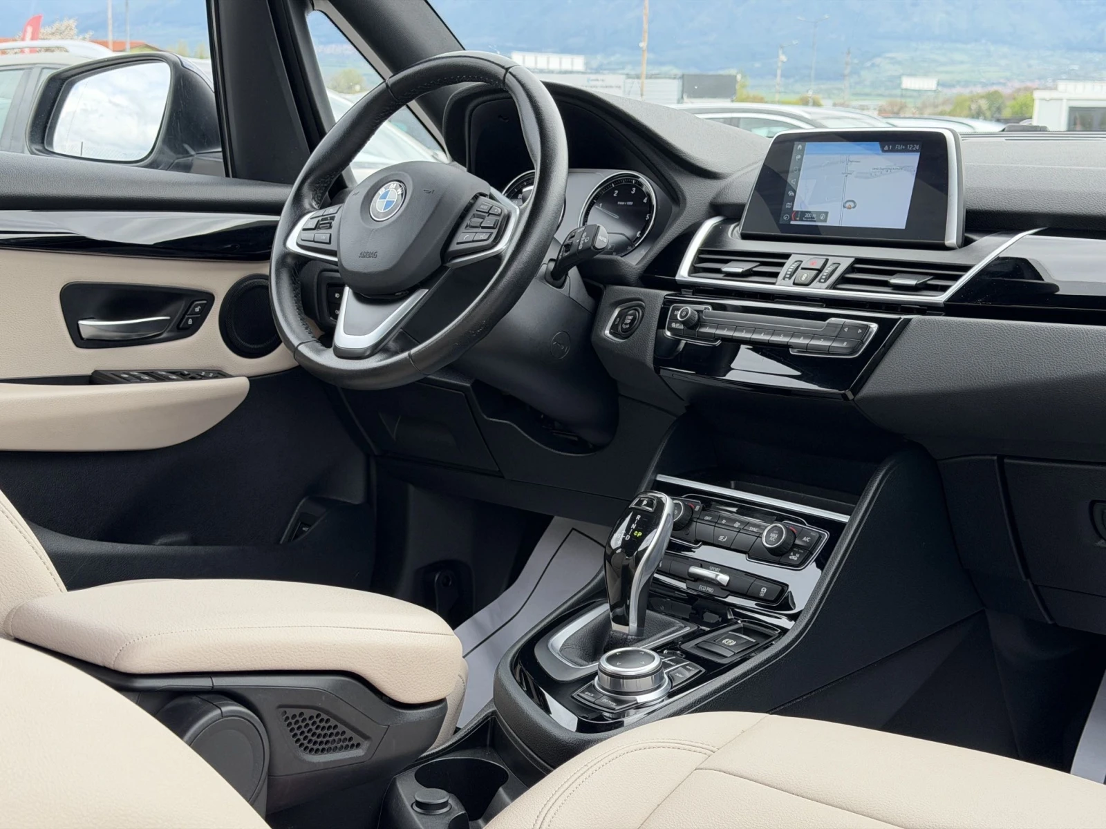 BMW 2 Active Tourer 218d LUXURY/FACELIFT/99000km/LED, снимка 14 - Автомобили и джипове - 54295248