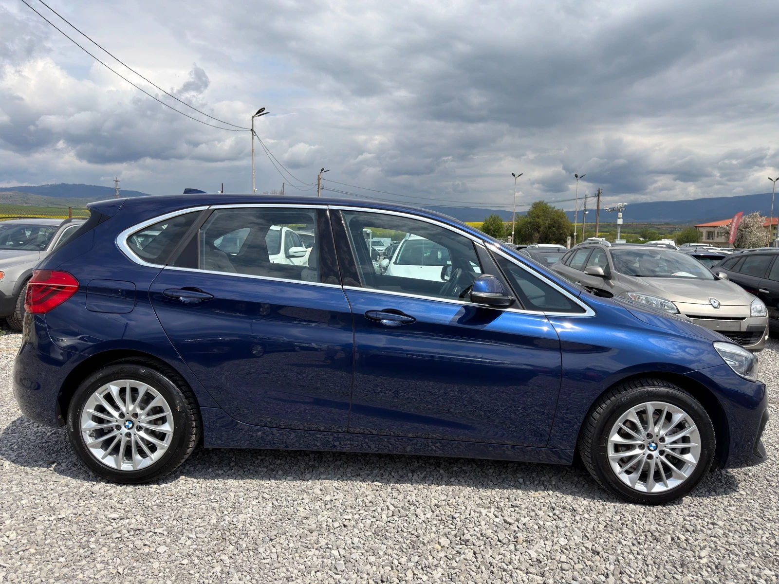BMW 2 Active Tourer 218d LUXURY/FACELIFT/99000km/LED, снимка 2 - Автомобили и джипове - 54295248