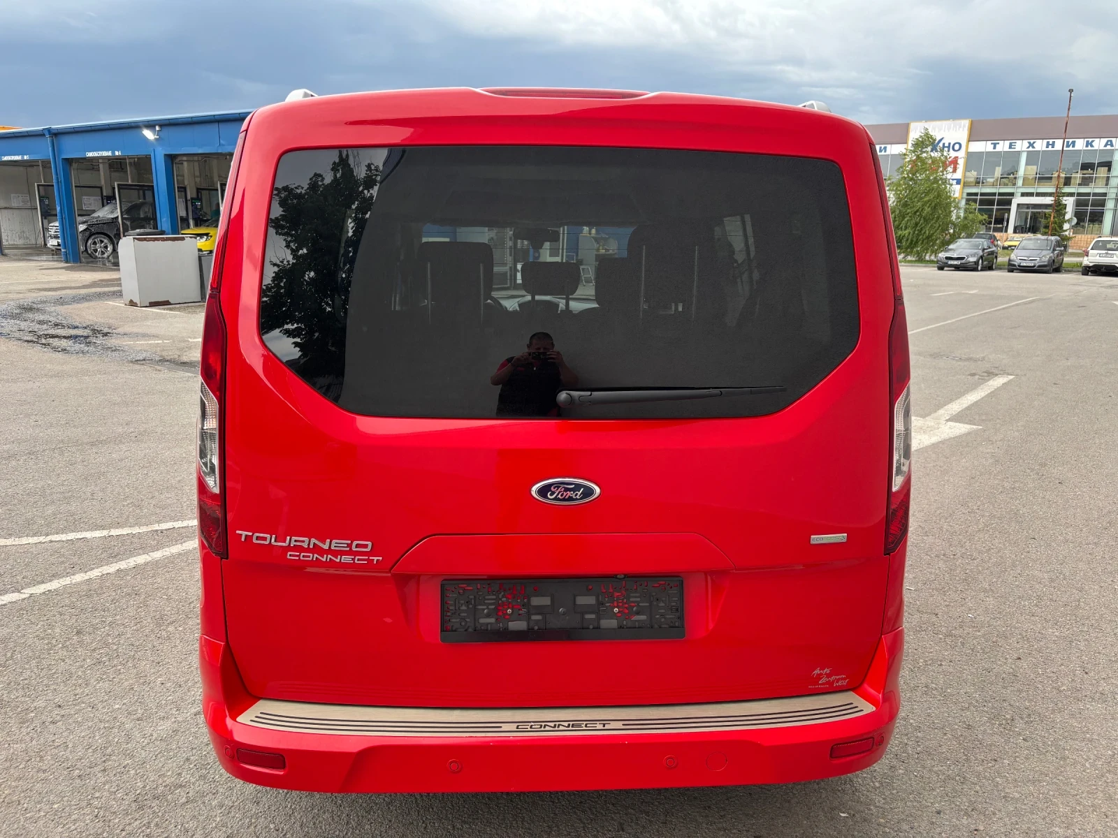 Ford Tourneo Connect 1.6i AVTOMATIK PANORAMA 7местен, снимка 6 - Автомобили и джипове - 54527842