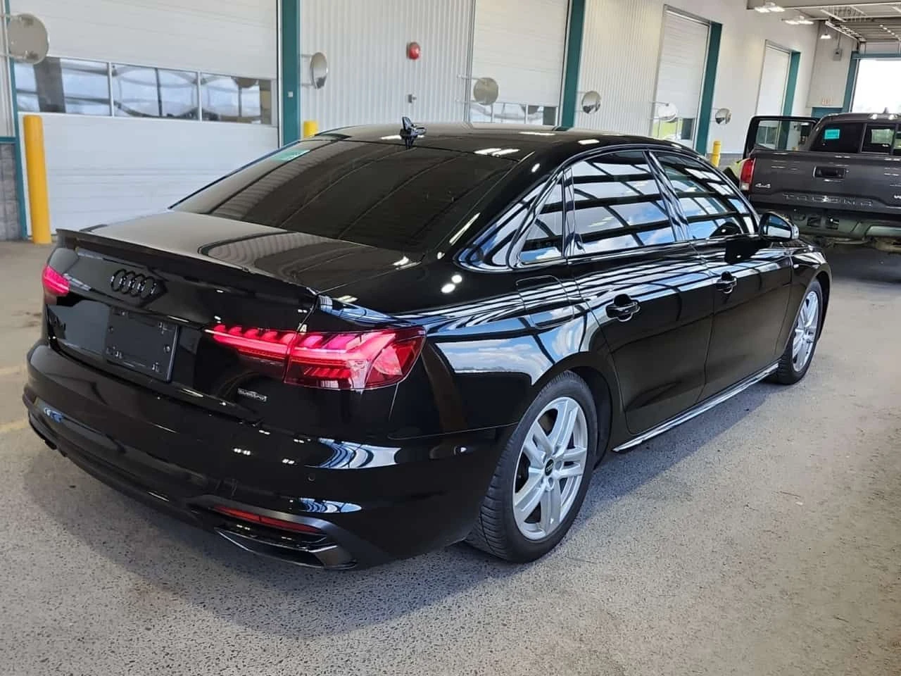 Audi A4 * TECHNIK * CARFAX * ЦЕНА ДО БГ, снимка 3 - Автомобили и джипове - 54542049