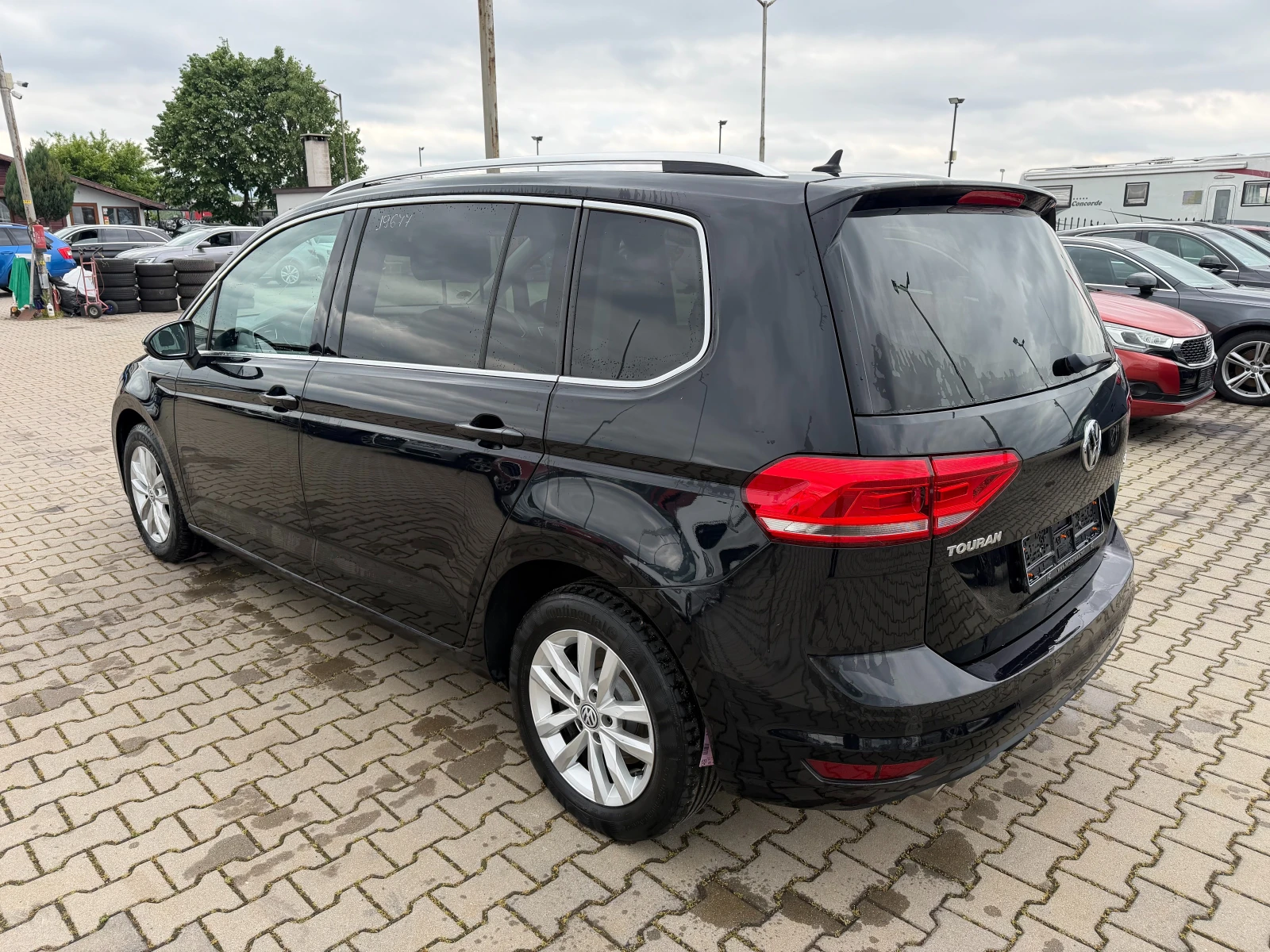 VW Touran 2.0TDI 6+ 1 AVTOMAT/NAVI EURO 6, снимка 8 - Автомобили и джипове - 54594815