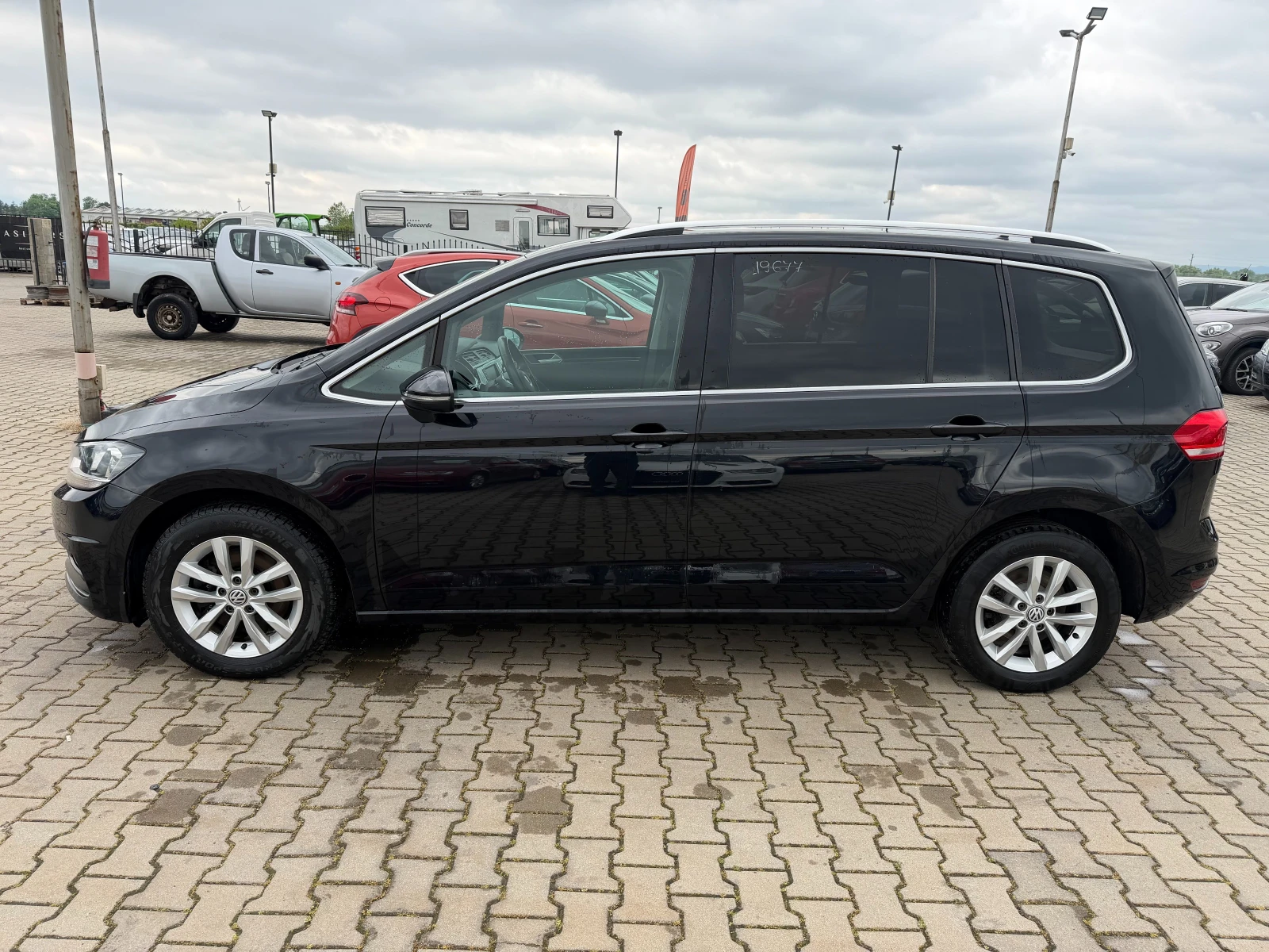 VW Touran 2.0TDI 6+ 1 AVTOMAT/NAVI EURO 6, снимка 9 - Автомобили и джипове - 54594815
