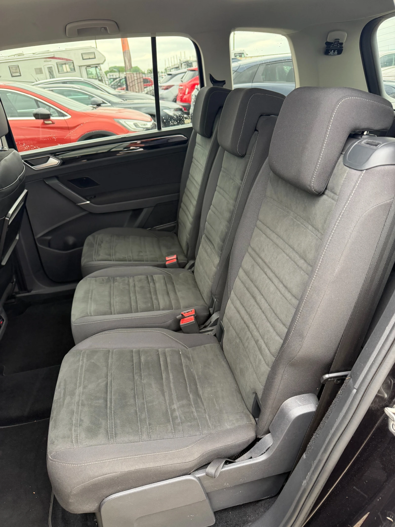 VW Touran 2.0TDI 6+ 1 AVTOMAT/NAVI EURO 6, снимка 10 - Автомобили и джипове - 54594815