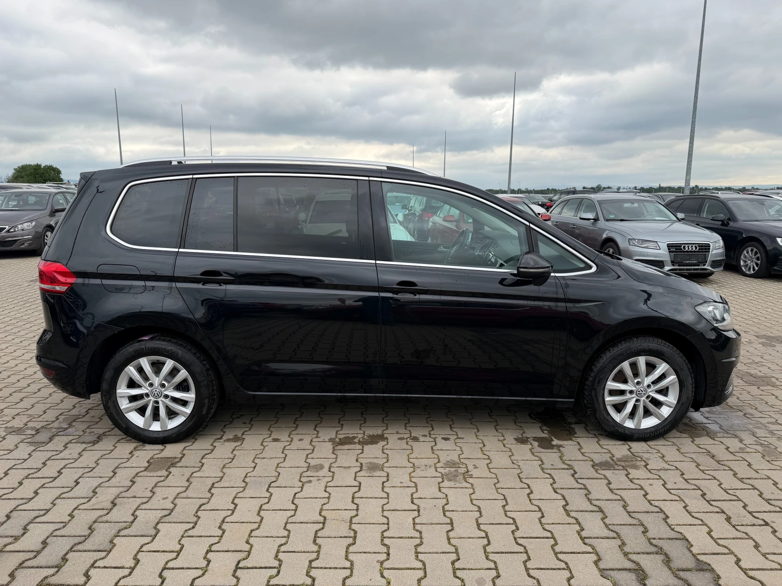 VW Touran 2.0TDI 6+ 1 AVTOMAT/NAVI EURO 6, снимка 5 - Автомобили и джипове - 54594815