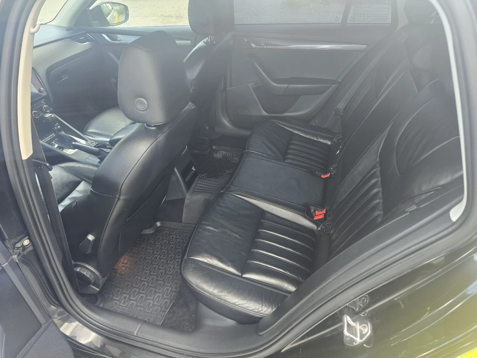 Skoda Octavia, снимка 6 - Автомобили и джипове - 54701085
